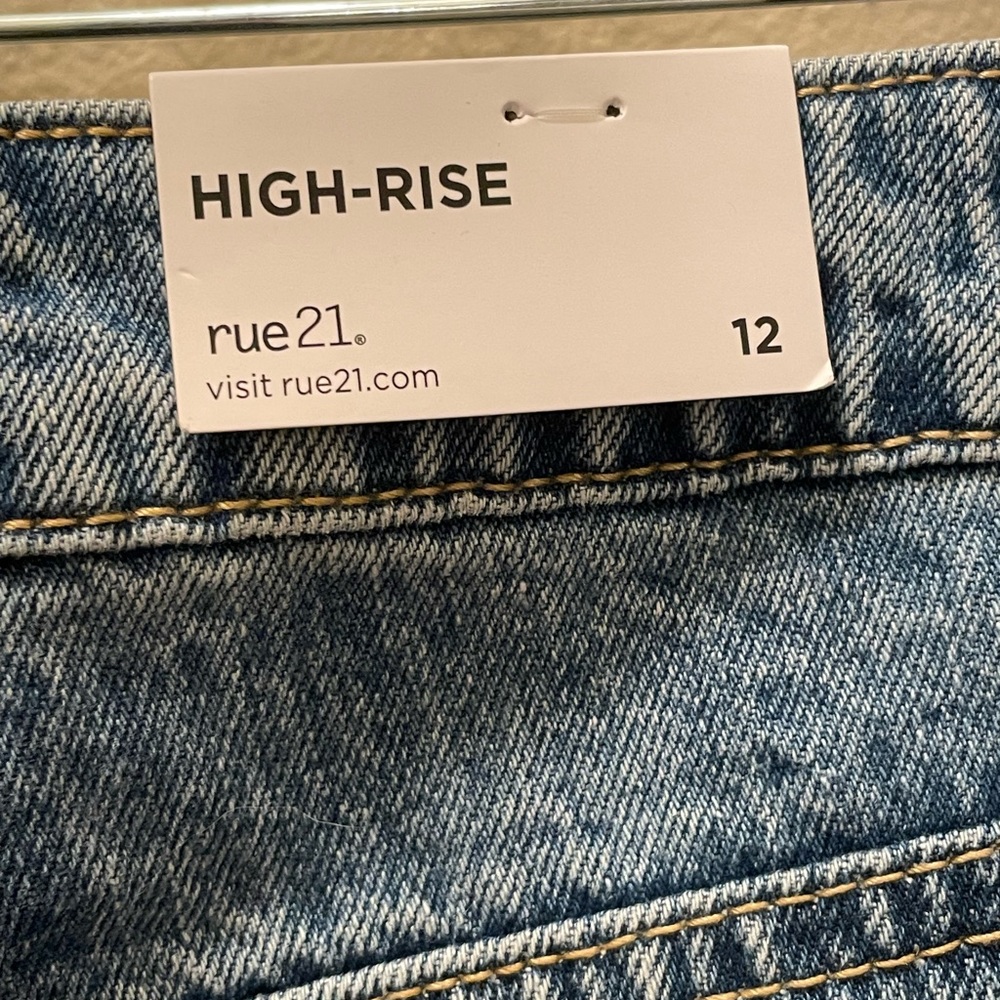 High Rise Jeans - Picture 2 of 3